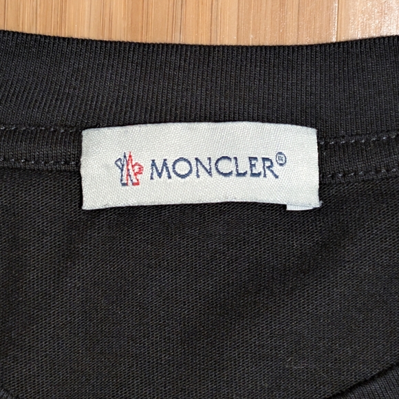 Moncler T-Shirt Men Black Logo Short Sleeve Designer Tee - Picture 2 of 7